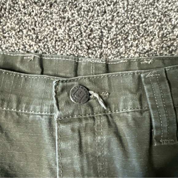 Wranglers Riggs Workwear, 38 x 36, Green - Picture 2 of 8